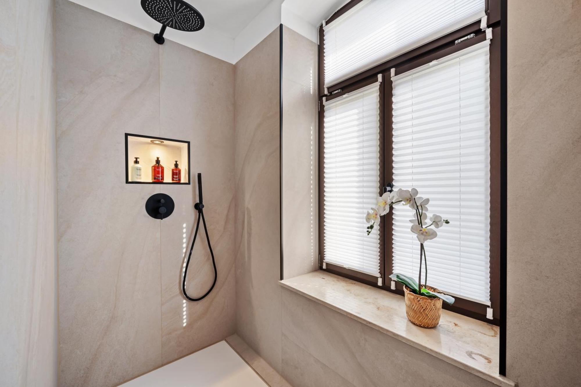 Edler Wohnraum Schlossteich-Suite 3 Sz Mit Zwei Balkonen, Kaffeevollautomat, Kamin, Klima, Lift & Zwei Parkplaetzen Chemnitz Exterior foto
